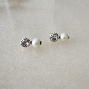 Elegant Sterling Silver Vintage Pearl Stud Earrings